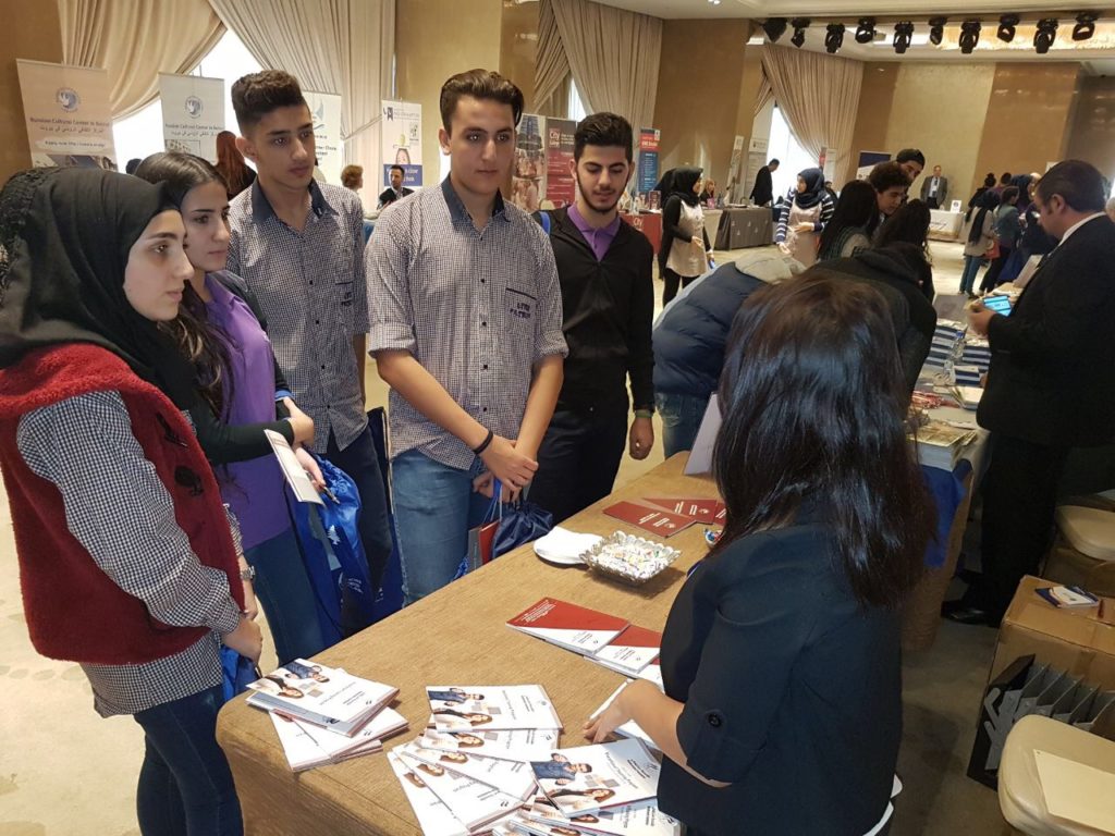 [:en]Committed to promoting education[:ar]ملتزمون بتعزيز التعليم[:]