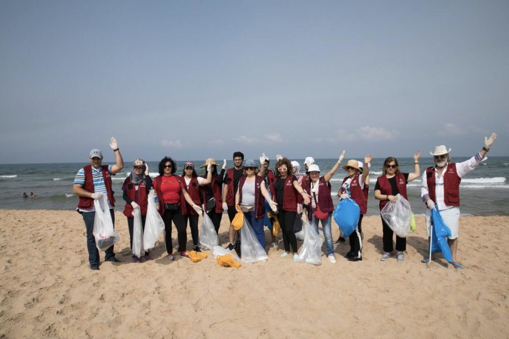 [:en]Save Our Faces: Keep our Coast Clean[:ar]نظّف سمعتنا: حافظوا على نظافة شاطئنا![:]