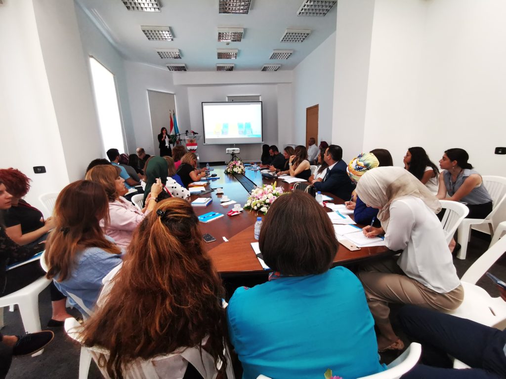 [:en]Round table About Street Children[:ar]مائدة مستديرة حول أطفال الشوارع[:]