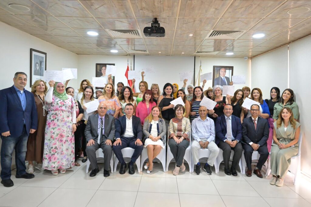 [:en]Distribution of Certificates Ceremony[:ar]حفل توزيع الشهادات[:]