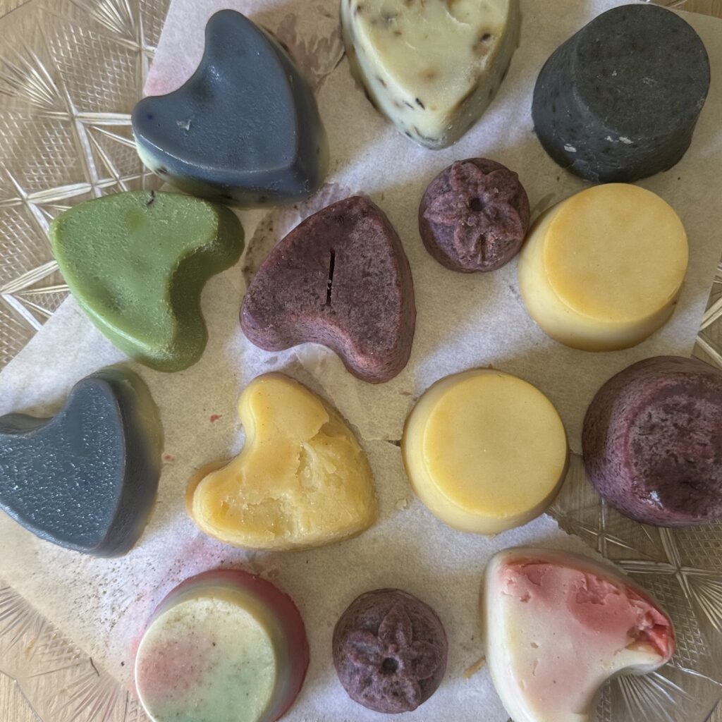 [:en]Natural Soaps [:ar]صابون من المكونات الطبيعية[:]
