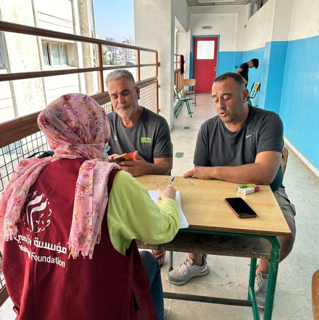[:en]Makhzoumi Foundation volunteers are part of the work team[:ar]متطوّعو مؤسسة مخزومي جزء من فريق العمل [:]