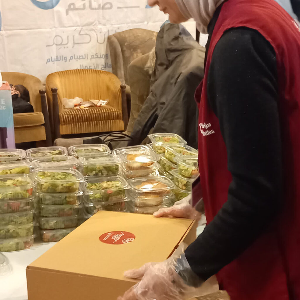 [:en]MF Volunteers at Matbakh Al Kheir [:ar]متطوّعو المؤسسة في مطبخ الخير[:]