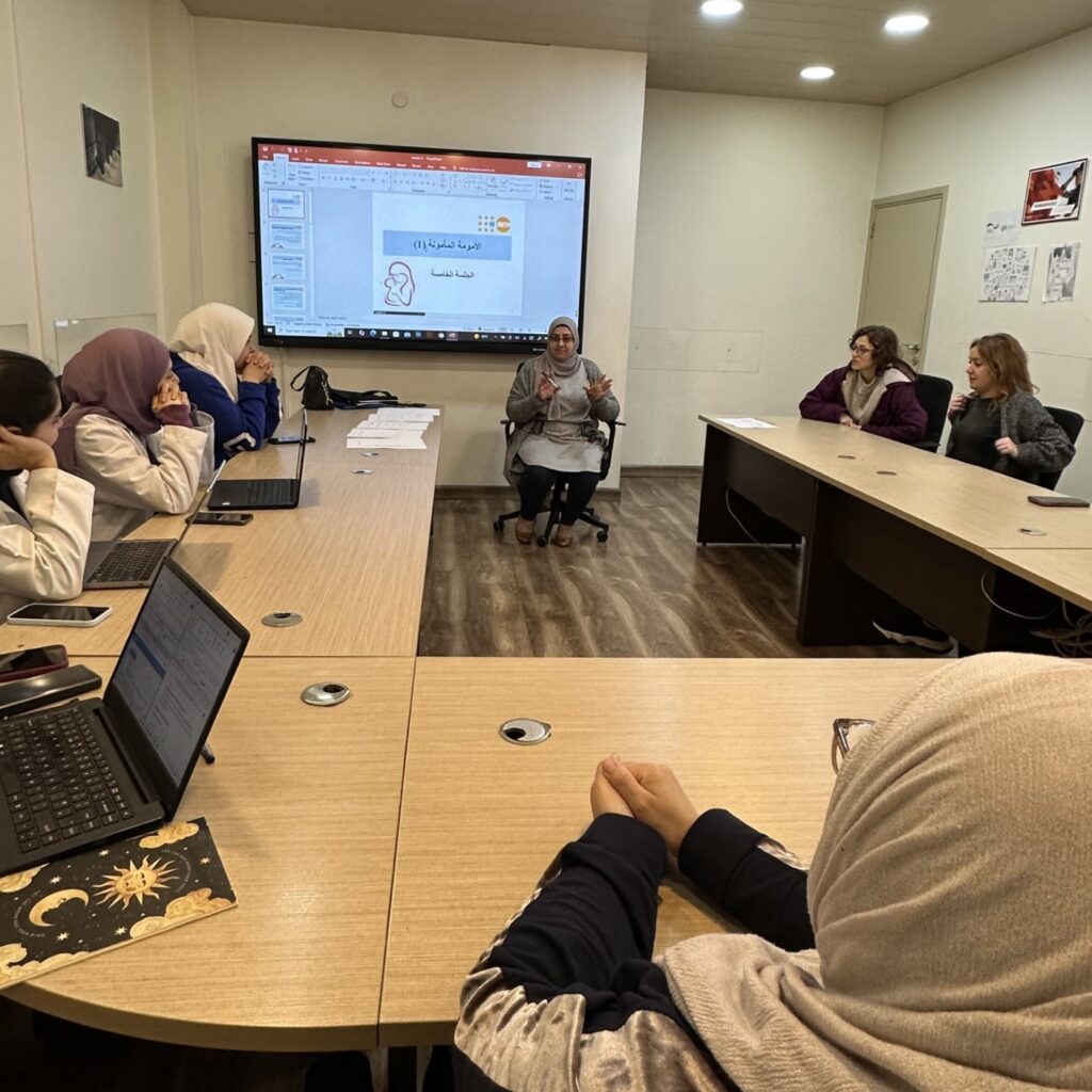 [:en]An Awareness Session for Future Mothers[:ar]جلسة توعوية لأمهات المستقبل[:]